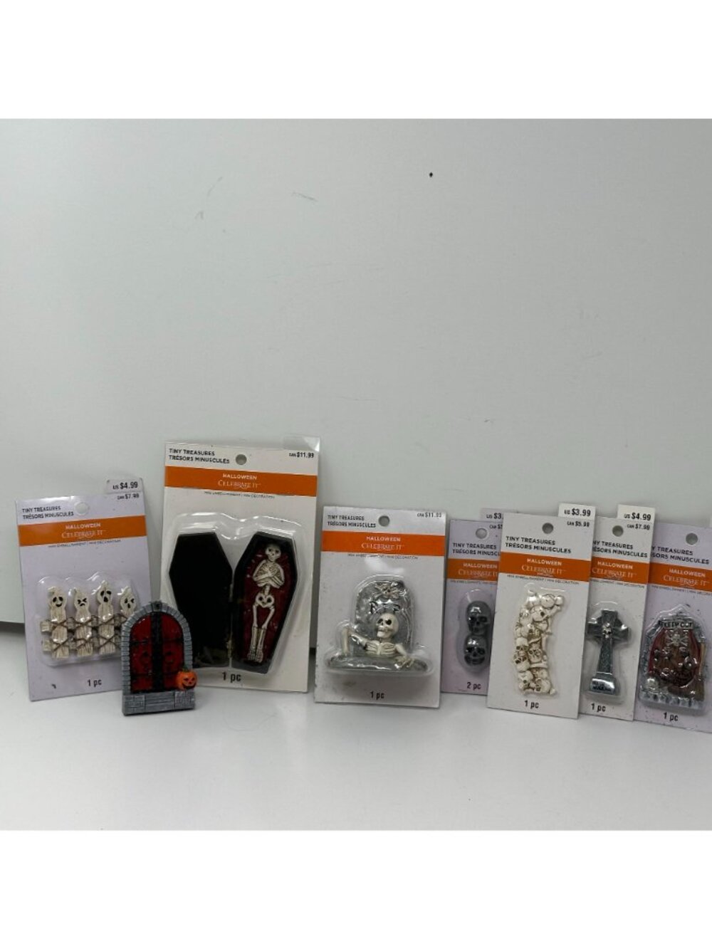 Halloween Skeletons Tombstones Miniatures Lot Celebrate It Tiny Treasures Decor - Picture 14 of 14